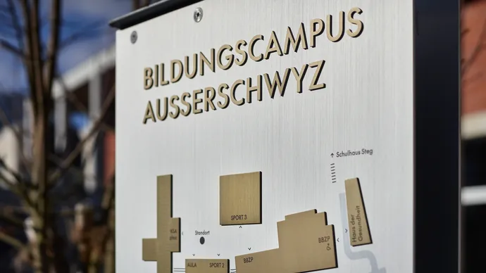 signaletik kantonsschule ausserschwyz pfaeffikon sz hochbauamt kanton schwyz 015