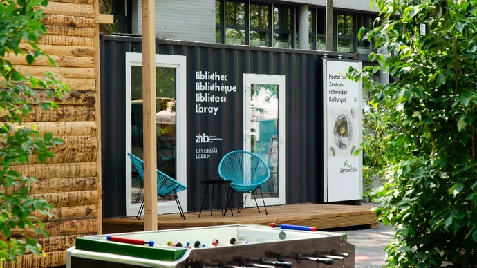 beschriftung zhb zentral und hochschul bibliothek luzern inseli zwichennutzung universum 2